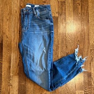 Eunina Women’s Classic Blue Distressed Jeans Size 7